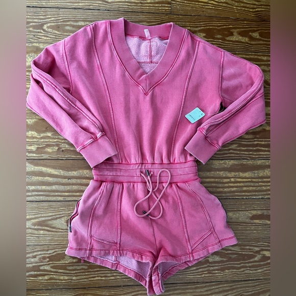 x FP Movement Intercept Romper in Pink V-Neck Sweatshirt and Shorts Set - Picture 7 of 7